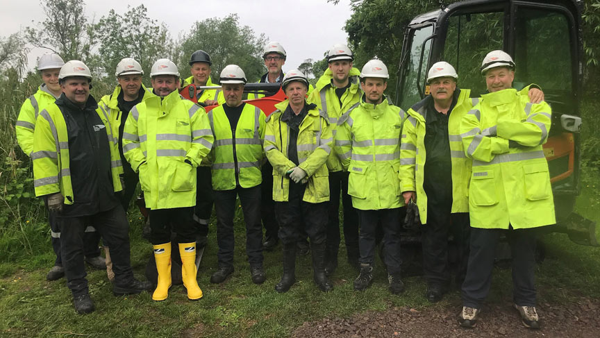 Power Workers Lend A Hand In Bookham